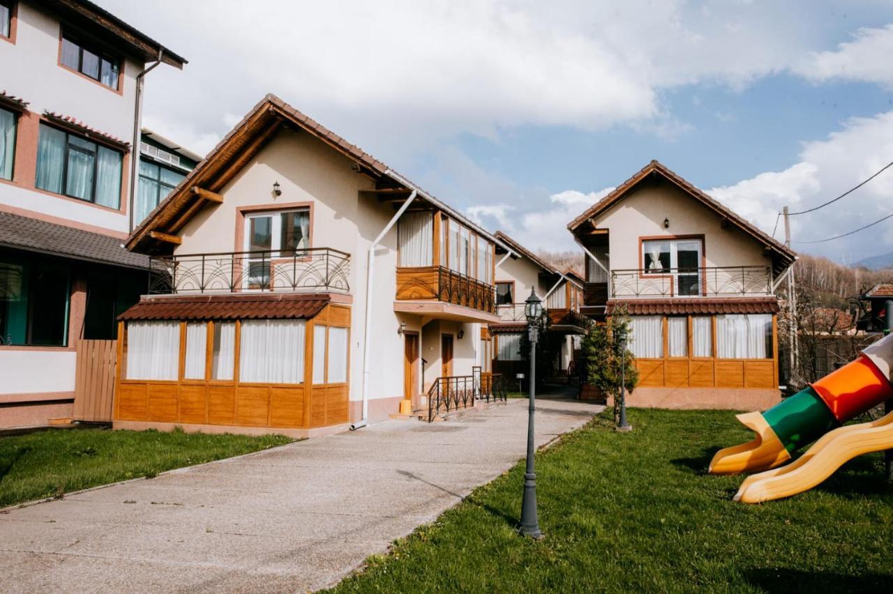 Hotel,Villas & Events Bran Бран Екстериор снимка